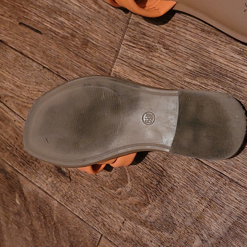 Sandals - Picture 3 of 4